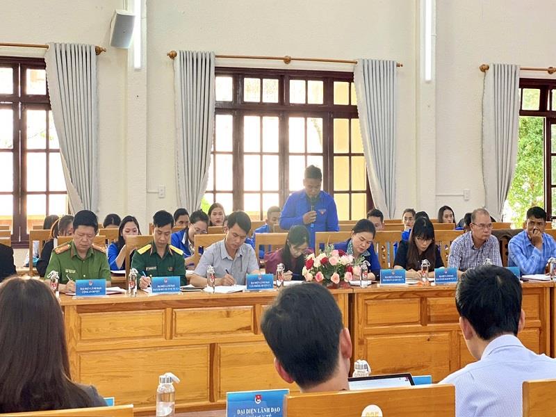Đoàn viên, thanh niên nêu ý kiến tại chương trình