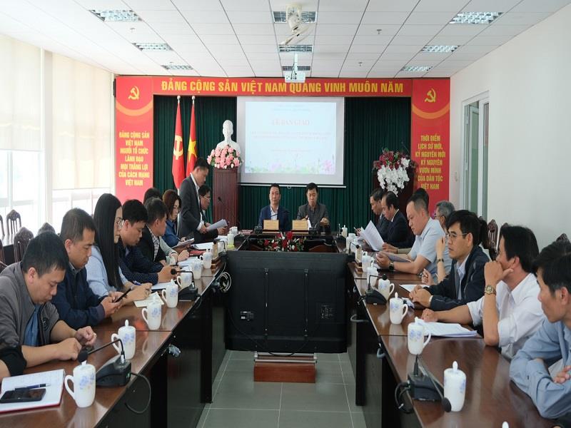 Đại diện lãnh đạo các cơ quan, đơn vị và cán bộ công chức, viên chức tham dự buổi lễ bàn giao