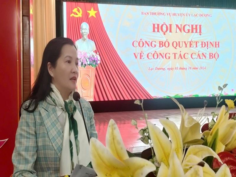 Đồng chí Trần Thị Chúc Quỳnh - TUV, Bí thư Huyện ủy phát biểu giao nhiệm vụ