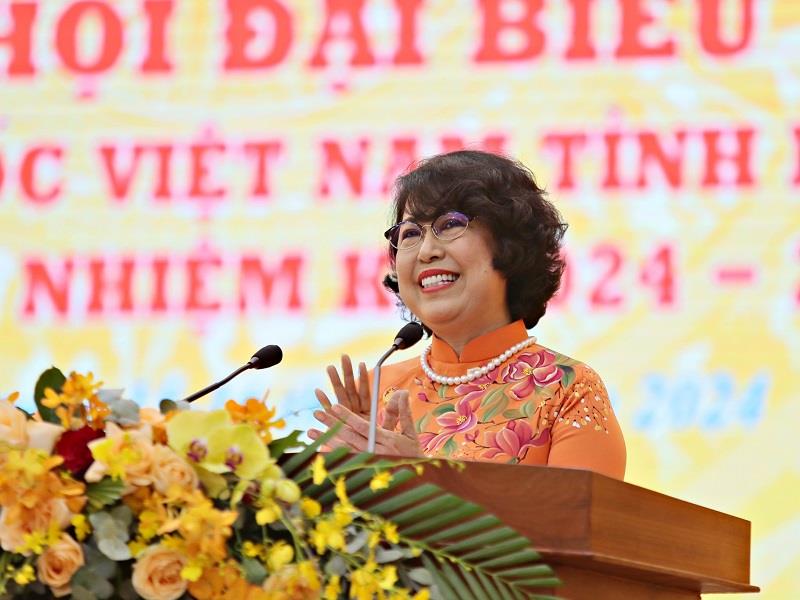 Bà Tô Thị Bích Châu, Phó chủ tịch Ủy ban Trung ương MTTQ Việt Nam phát biểu chỉ đạo tại Đại hội