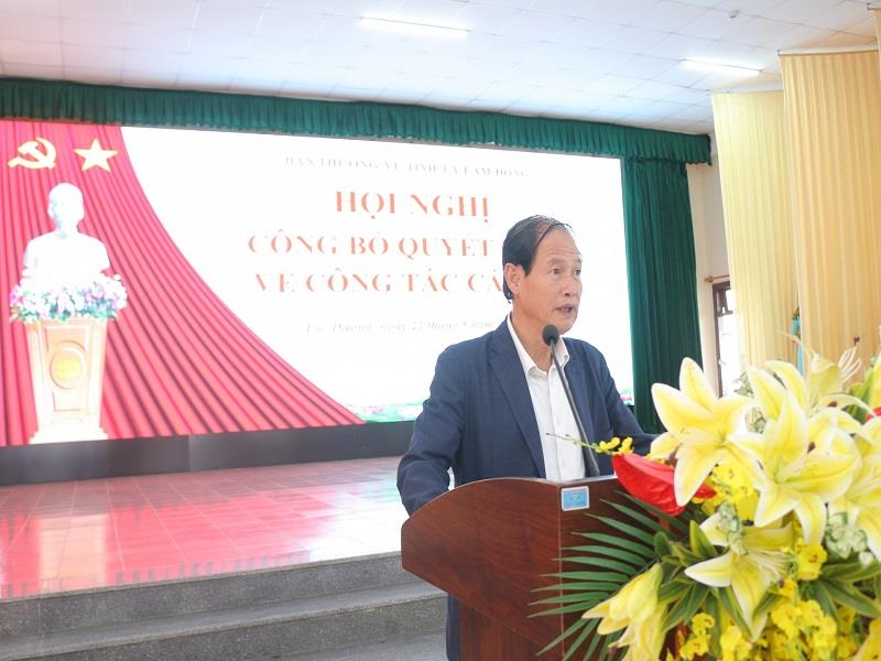 Đồng chí Nguyễn Trọng Ánh Đông - Ủy viên Ban Thường vụ, Trưởng Ban Tổ chức Tỉnh ủy công bố các quyết định