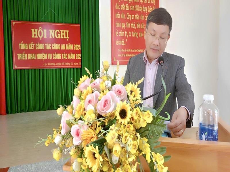 Chủ tịch UBND huyện Lạc Dương Bùi Thế phát biểu chỉ đạo tại hội nghị