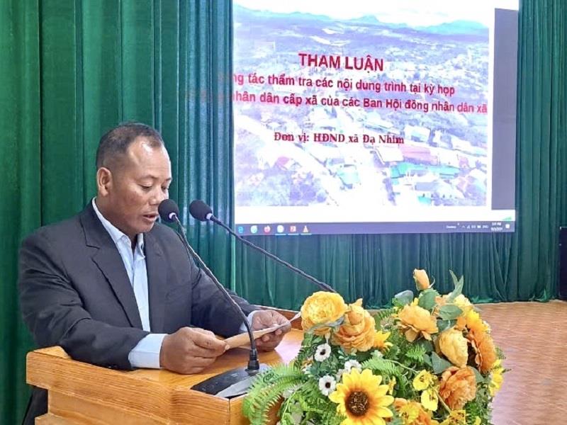 Thường trực HĐND các xã tham luận tại hội nghị