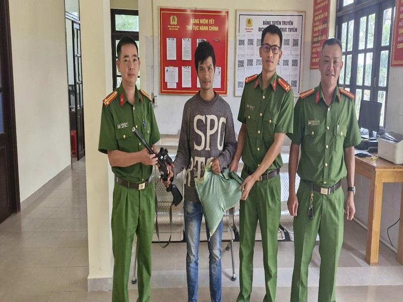 Lực lượng Công an đã vận động, thu hồi được nhiều VK - VLN - CCHT