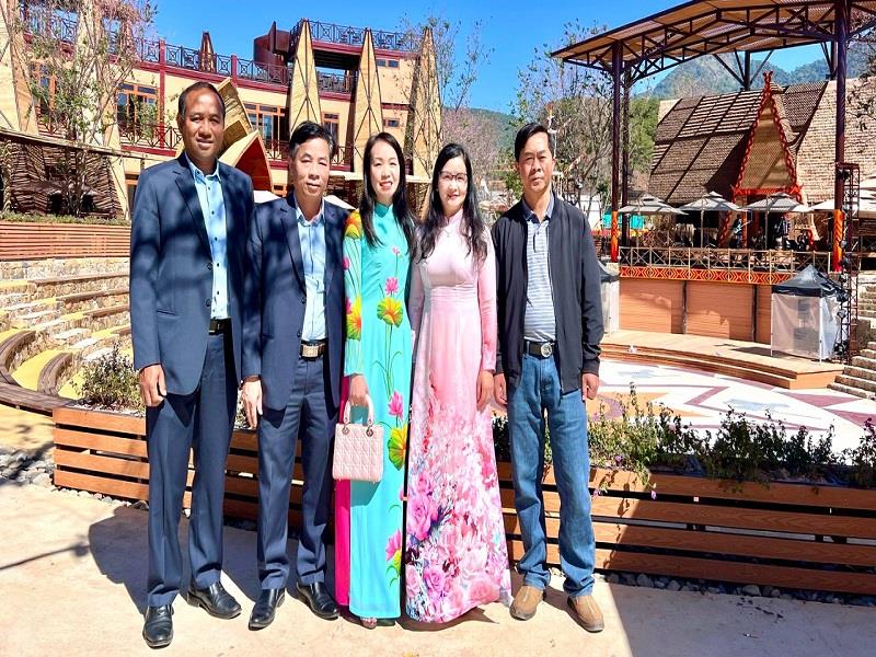 Bí thư Huyện ủy Lạc Dương thăm, động viên Công ty TNHH Dịch vụ Du lịch Langbiang Land