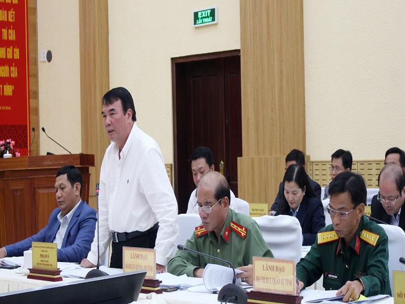Đồng chí Phạm S - Phó Chủ tịch UBND tỉnh nêu nhiều ý kiến thiết thực