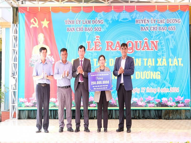 Ủy ban MTTQ Việt Nam tỉnh hỗ trợ 5 căn nhà Đại đoàn kết