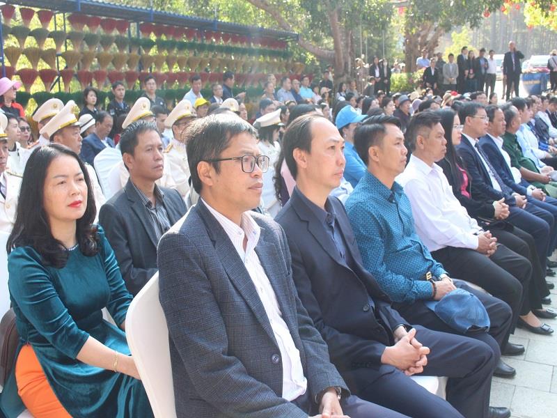 Đại biểu tham dự buổi lễ