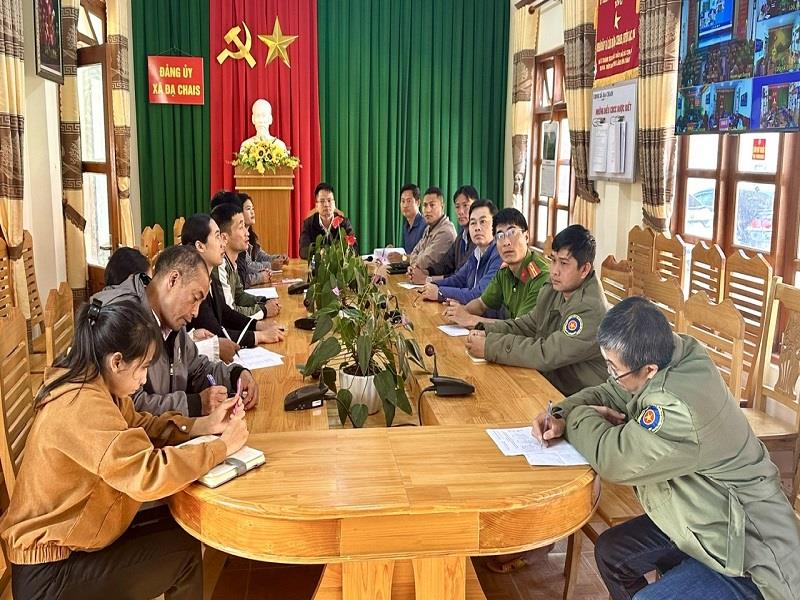 Các đại biểu tham dự hội nghị tại điểm cầu các xã