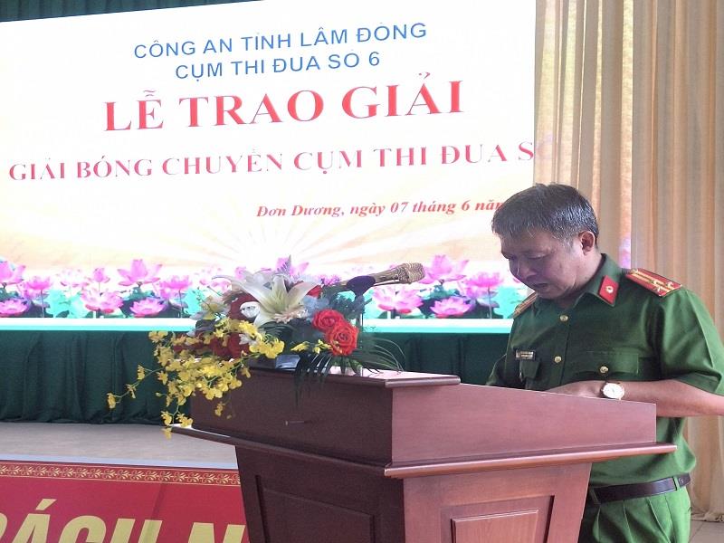 Thượng tá Tào Nguyễn Quang Minh- Trưởng Công an huyện Đơn Dương – Cụm phó Cụm thi đua số 6 phát biểu tại lễ trao giải