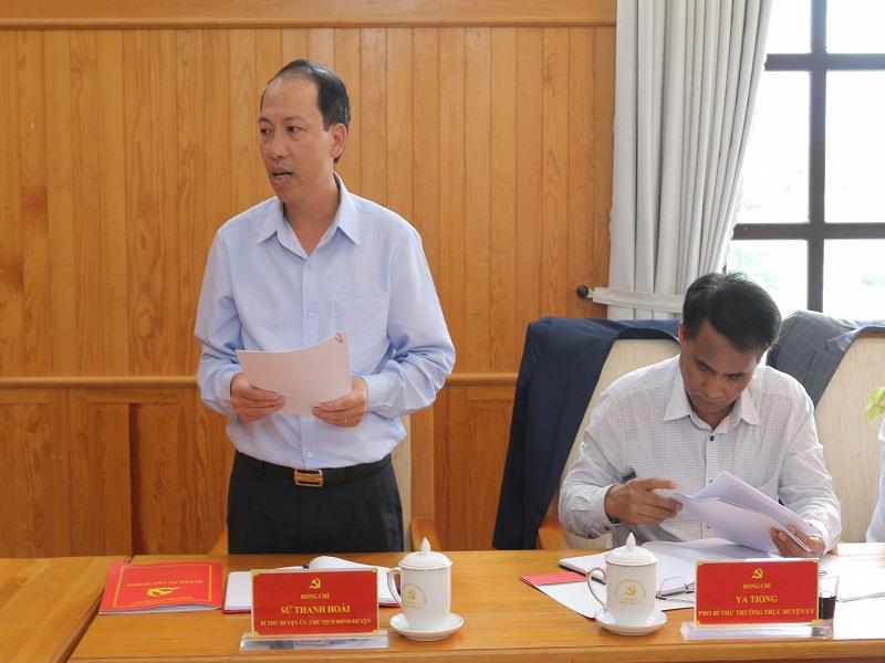 Đồng chí Sử Thanh Hoài - Bí thư Huyện ủy, Chủ tịch HĐND huyện Lạc Dương báo cáo tại buổi làm việc