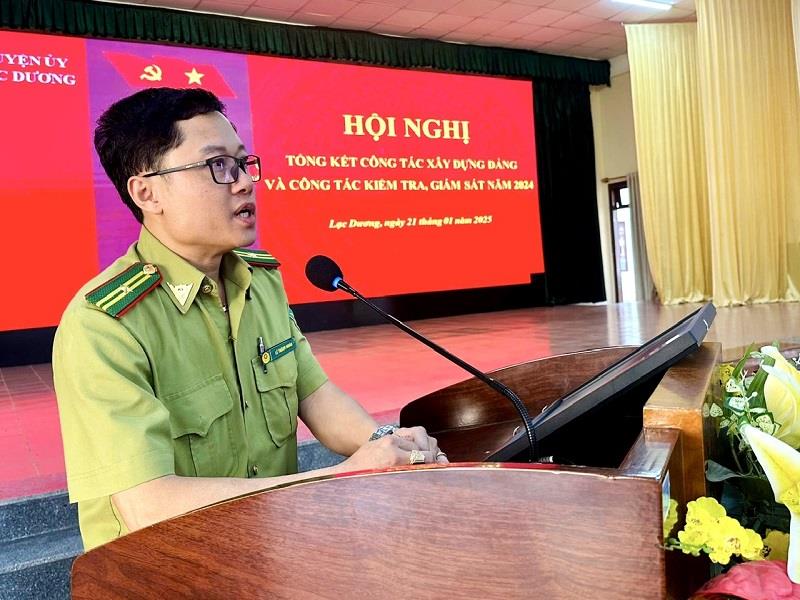 Đại biểu trao đổi ý kiến tại Hội nghị