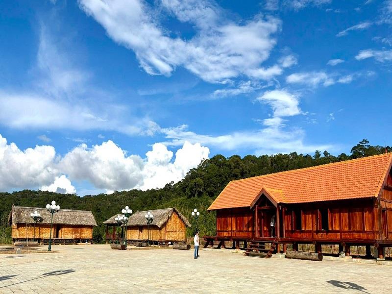 Các công trình, hạng mục Làng truyền thống dân tộc K'Ho thôn Đưng K'Si đã hoàn thành và đưa vào sử dụng