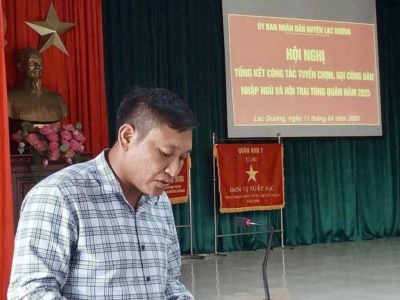 Đại biểu tham luận tại hội nghị