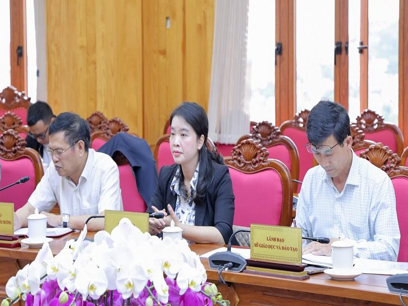 Đại diện các sở, ngành của tỉnh Lâm Đồng dự hội buổi làm việc