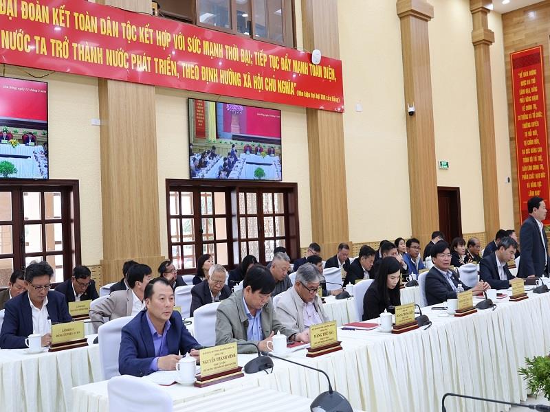Các đồng chí Ủy viên Ban Chấp hành Đảng bộ tỉnh tham dự hội nghị