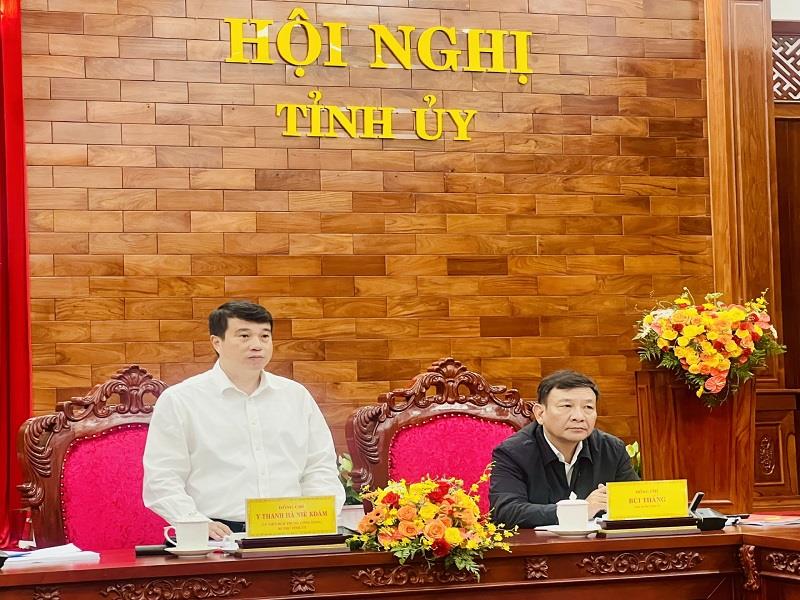Đồng chí Y Thanh Hà Niê Kđăm - Ủy viên Ban Chấp hành Trung ương Đảng, Bí thư Tỉnh uỷ chỉ đạo hội nghị