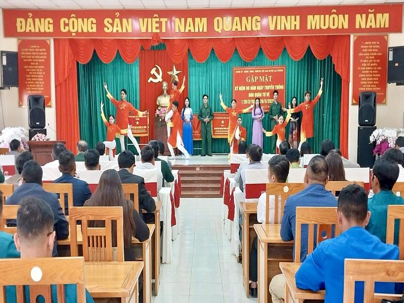 Các tiết mục văn nghệ tại buổi gặp mặt