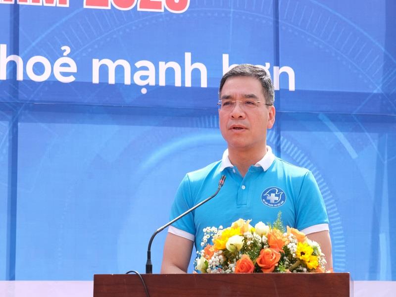 Tiến sĩ, Bác sĩ Hà Anh Đức - Chủ tịch Hội Thầy thuốc trẻ Việt Nam, Cục trưởng Cục Quản lý Khám chữa bệnh, Bộ Y tế phát biểu tại chương trình