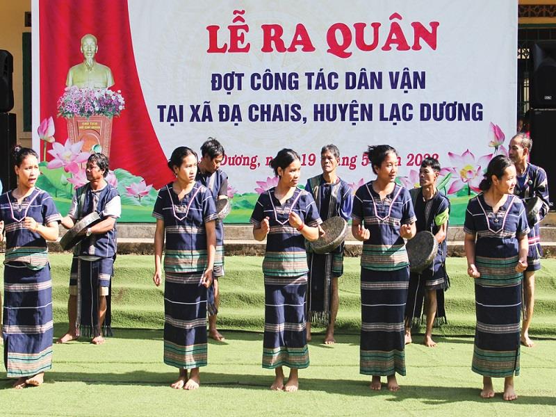 Công tác dân vận trong vùng đồng bào DTTS được quan tâm thực hiện thời gian qua. Ảnh: D.Danh