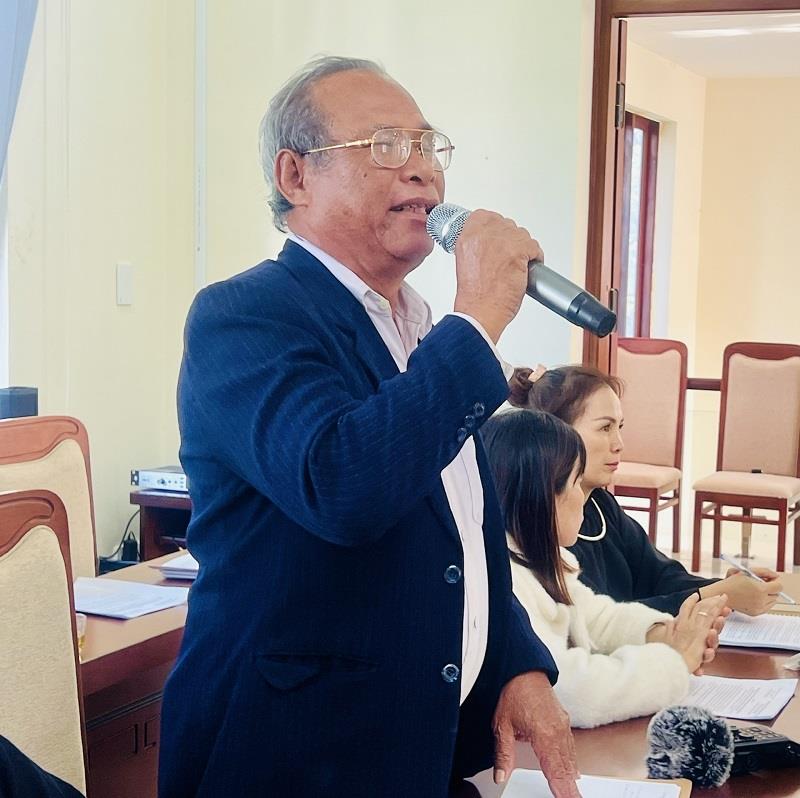 Đại biểu đại diện đồng bào dân tộc thiểu số kiến nghị về đẩy nhanh tiến độ thi công đường giao thông phục vụ dân sinh