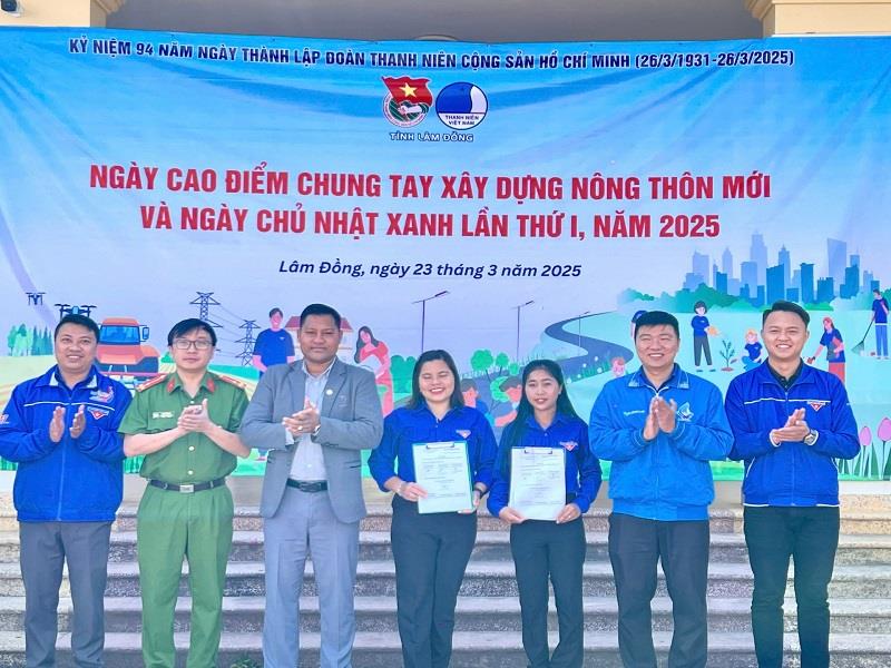 Các đơn vị ký kết thực hiện phong trào Mỗi ngày 1 nghìn đồng ủng hộ sữa cho em