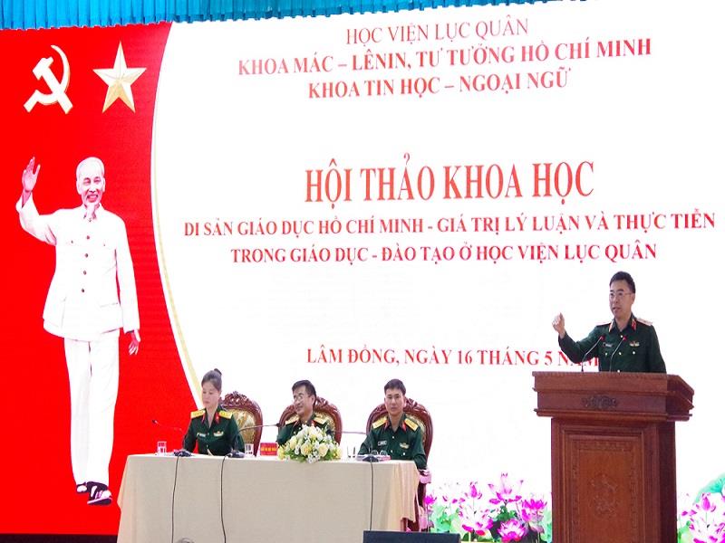 Thiếu tướng Nguyễn Công Sơn - Phó Chính uỷ Học viện Lục quân phát biểu tại Hội thảo Khoa học Di sản Giáo dục Hồ Chí Minh do Học viện tổ chức ngày 16/5. Ảnh: Thân Thu Hiền