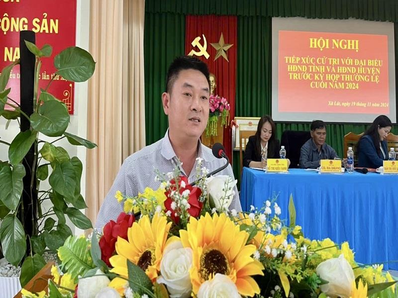 Đại diện các phòng, ban trả lời ý kiến cử tri