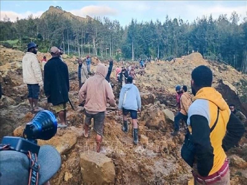 Hiện trường vụ lở đất tại Maip Mulitaka, tỉnh Enga, Papua New Guinea ngày 24/5/2024. (Ảnh: AFP/TTXVN)