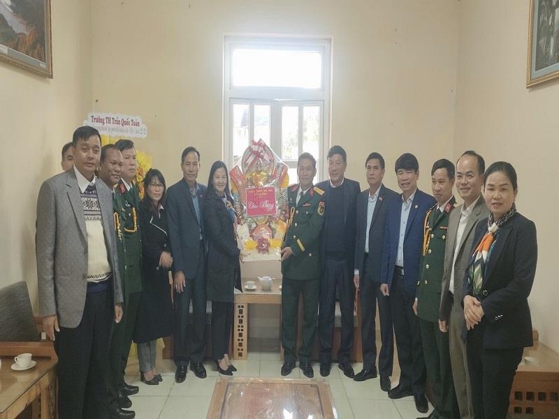 Lãnh đạo huyện Lạc Dương thăm, chúc mừng Ban CHQS huyện