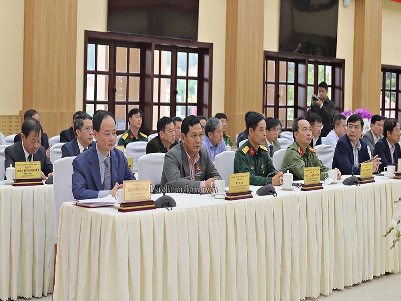 Các đồng chí Thường trực Tỉnh uỷ, Uỷ viên Ban Thường vụ Tỉnh ủy tham dự Hội nghị