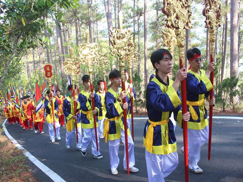 Đám rước lễ vật