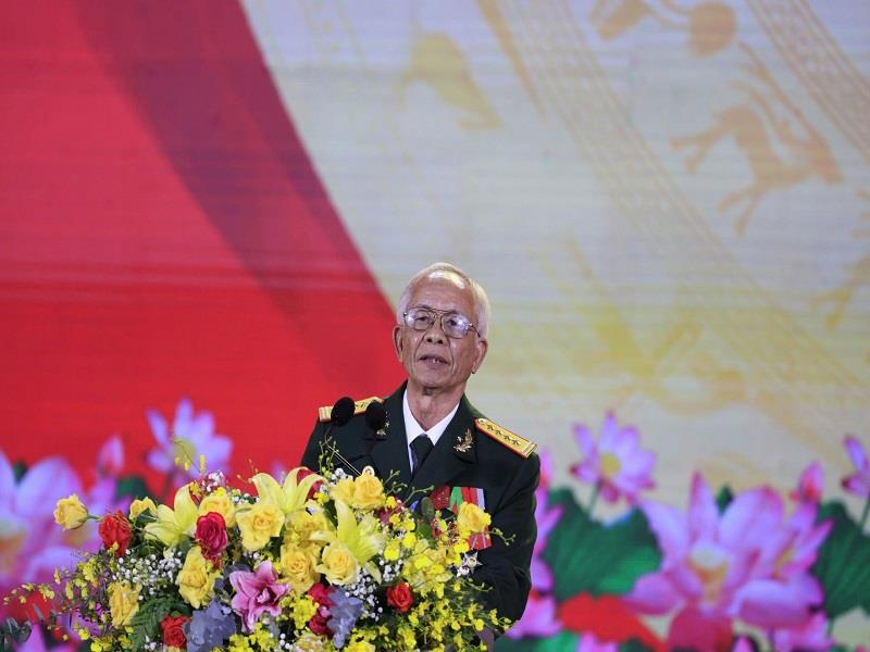 Ông Phạm Ngọc Ánh - Nguyên Chính trị viên, Ban Chỉ huy Quân sự huyện Đức Trọng, đại diện cựu chiến binh tỉnh Lâm Đồng phát biểu cảm tưởng