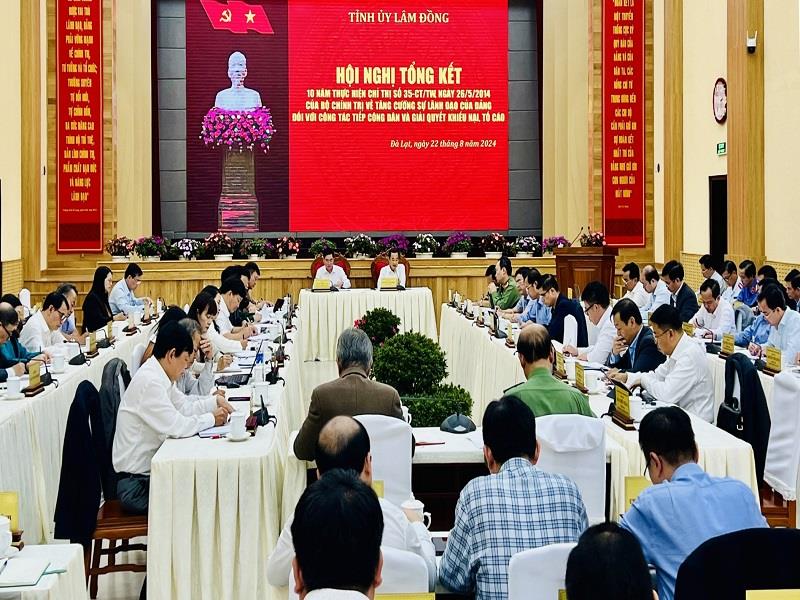 Quang cảnh hội nghị
