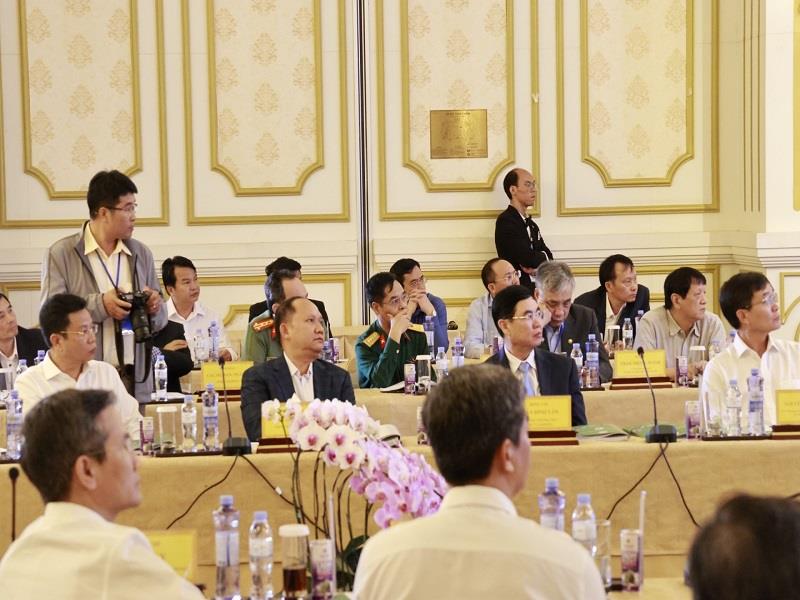 Các đại biểu tỉnh Lâm Đồng dự hội nghị