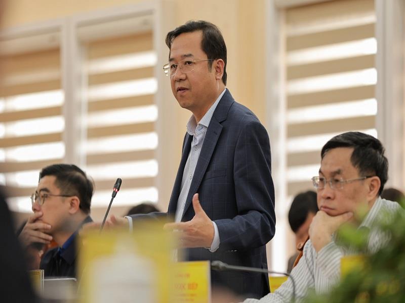 Đồng chí Tôn Thiện Đồng - Ủy viên Ban Thường vụ, Trưởng Ban Tuyên giáo và Dân vận Tỉnh uỷ nêu ý kiến tại Hội nghị