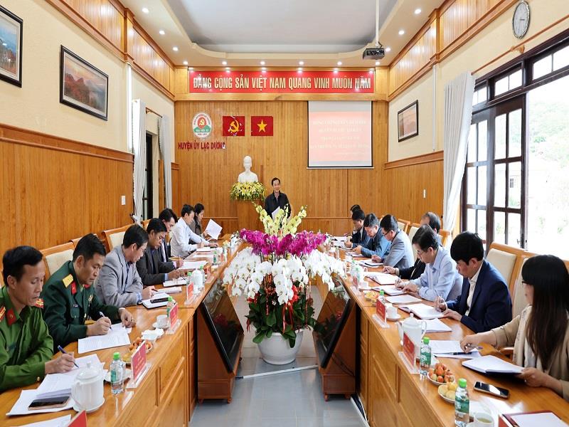 Quang cảnh buổi làm việc