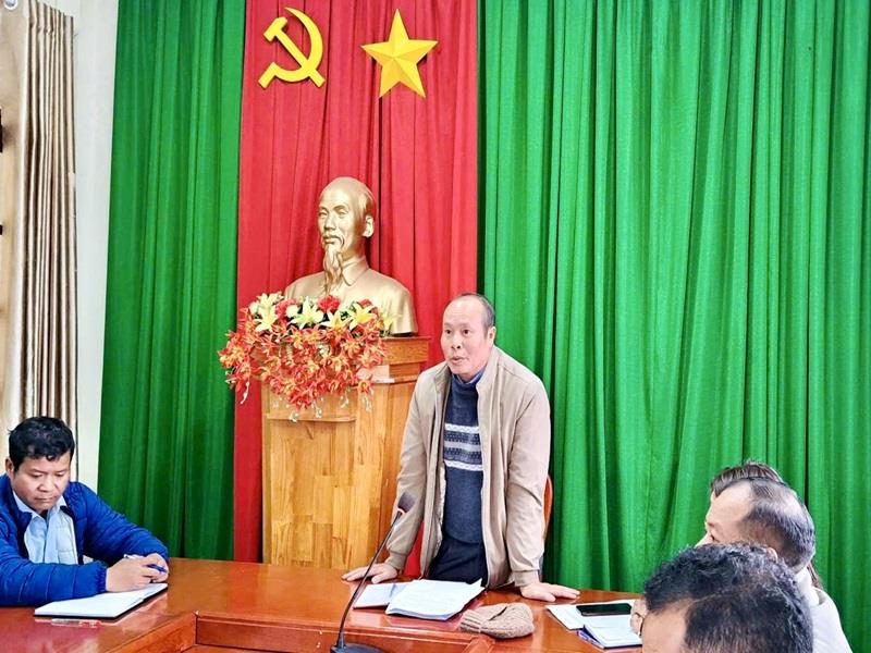 Bí thư Đảng ủy xã Đạ Nhim Trịnh Xuân Tự trao đổi ý kiến tại điểm cầu xã