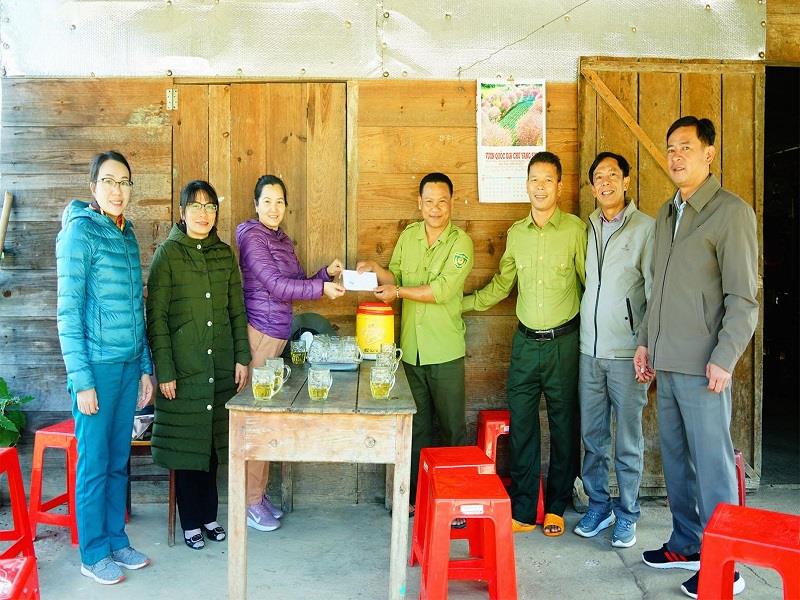 Đồng chí Trần Thị Chúc Quỳnh thăm và chúc Tết đơn vị kiểm lâm Vườn quốc gia Chư Yang Sin trên địa bàn Lâm Đồng