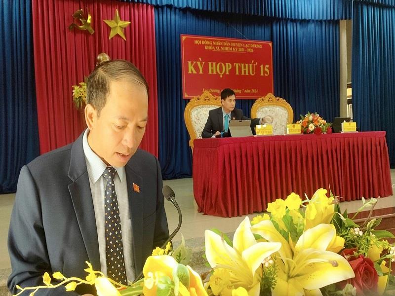 Bí thư Huyện ủy, Chủ tịch HĐND huyện Sử Thanh Hoài phát biểu bế mạc kỳ họp