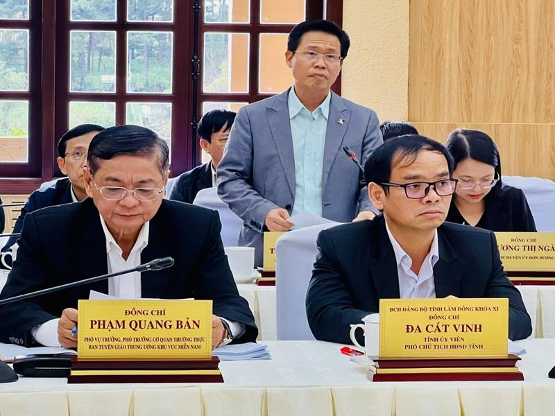 Các đại biểu tham dự và phát biểu ý kiến tại Hội nghị