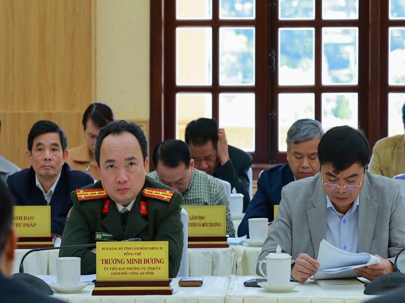 Lãnh đạo Công an tỉnh và Thành ủy Đà Lạt cùng lãnh đạo các sở tại điểm cầu hội trường Tỉnh uỷ. Tại Thành phố Đà Lạt và Công an tỉnh cũng tổ chức điểm cầu trực tuyến để cán bộ đảng viên dự hội nghị, kết nối với Hội trường Diên Hồng
