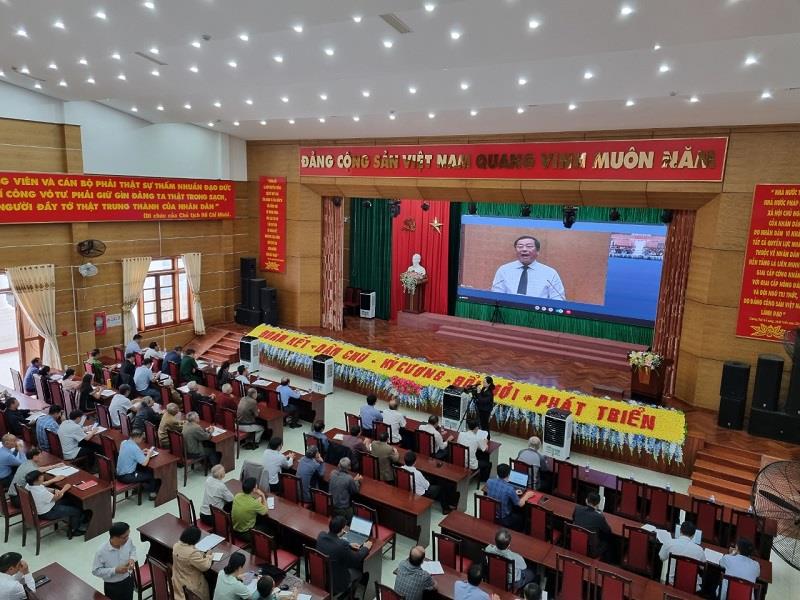 Các đại biểu tham dự Hội nghị tại điểm cầu huyện Di Linh