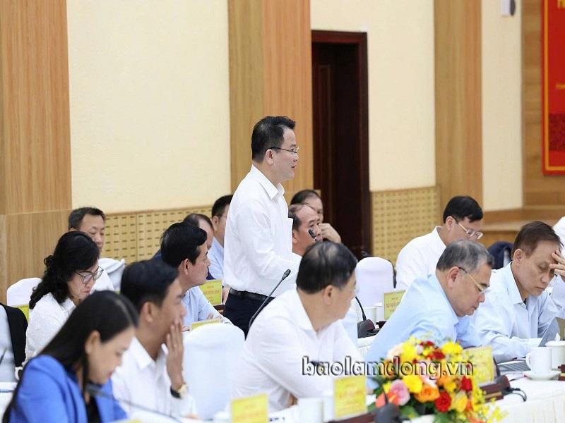 Lãnh đạo Bộ Xây dựng phát biểu tại buổi làm việc