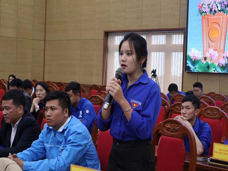 Đoàn viên, thanh niên là học sinh quan tâm đến vấn đề hướng nghiệp trong nhà trường