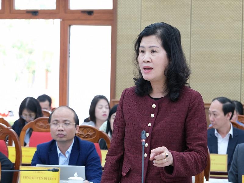 Bà Võ Thị Hảo - Giám đốc Sở Khoa học và Công nghệ giải đáp các ý kiến của thanh niên liên quan đến khởi nghiệp đổi mới sáng tạo