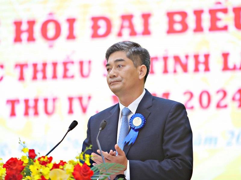 Đồng chí Y Vinh Tơr - Thứ trưởng, Phó Chủ nhiệm Ủy ban Dân tộc phát biểu tại Đại hội