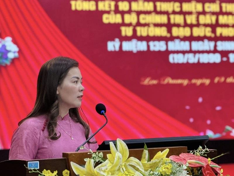 Đại biểu tham luận tại hội nghị