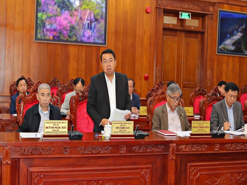Đồng chí Tôn Thiện San - Giám đốc Sở Kế hoạch và Đầu tư tỉnh Lâm Đồng nhận định các khó khăn, vướng mắc trong công tác đầu tư của địa phương và giải pháp tham mưu trong thời gian tới