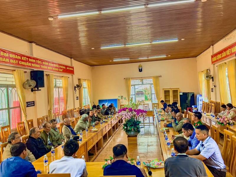 Xã Đạ Sar tổ chức gặp mặt, trao lệnh gọi nhập ngũ và tặng quà cho thanh niên trúng tuyển nghĩa vụ quân sự năm 2023